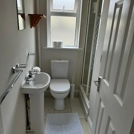 Small 25m2 With In Walking Distance Of The Of *