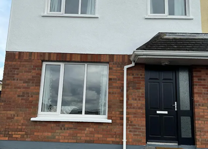 Small 25m2 With In Walking Distance Of The Of アパート ゴールウェイ